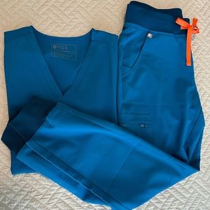 FIGS SET- Zamora Joggers & Casma 3 Pocket Top